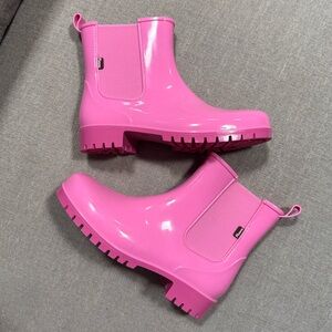 Vibrant Pink Rain Ankle Height Rain Boots